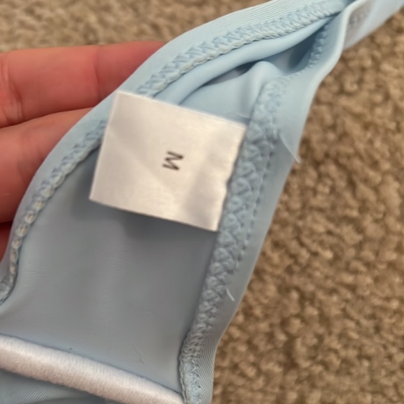 Cupshe wrap bikini top - light blue - size medium - Picture 2 of 2